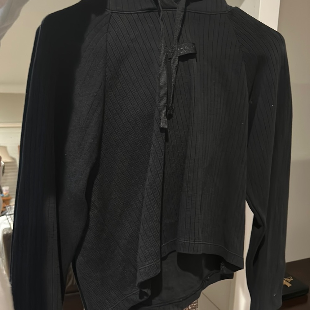 nike cropped hoodie